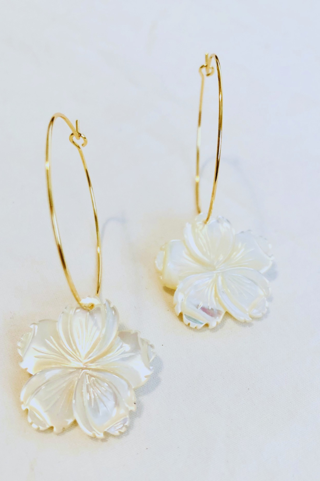 1" Mini Hoops ~ Shell Hibiscus Earring