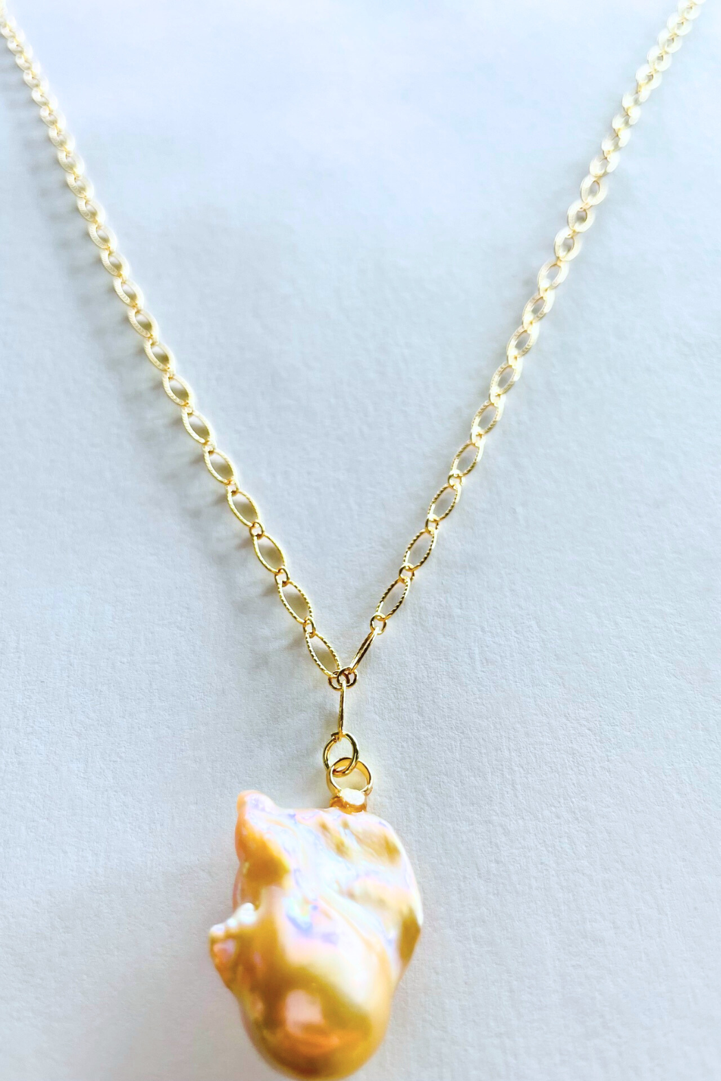Baroque Flameball Textured Oval Link Necklace