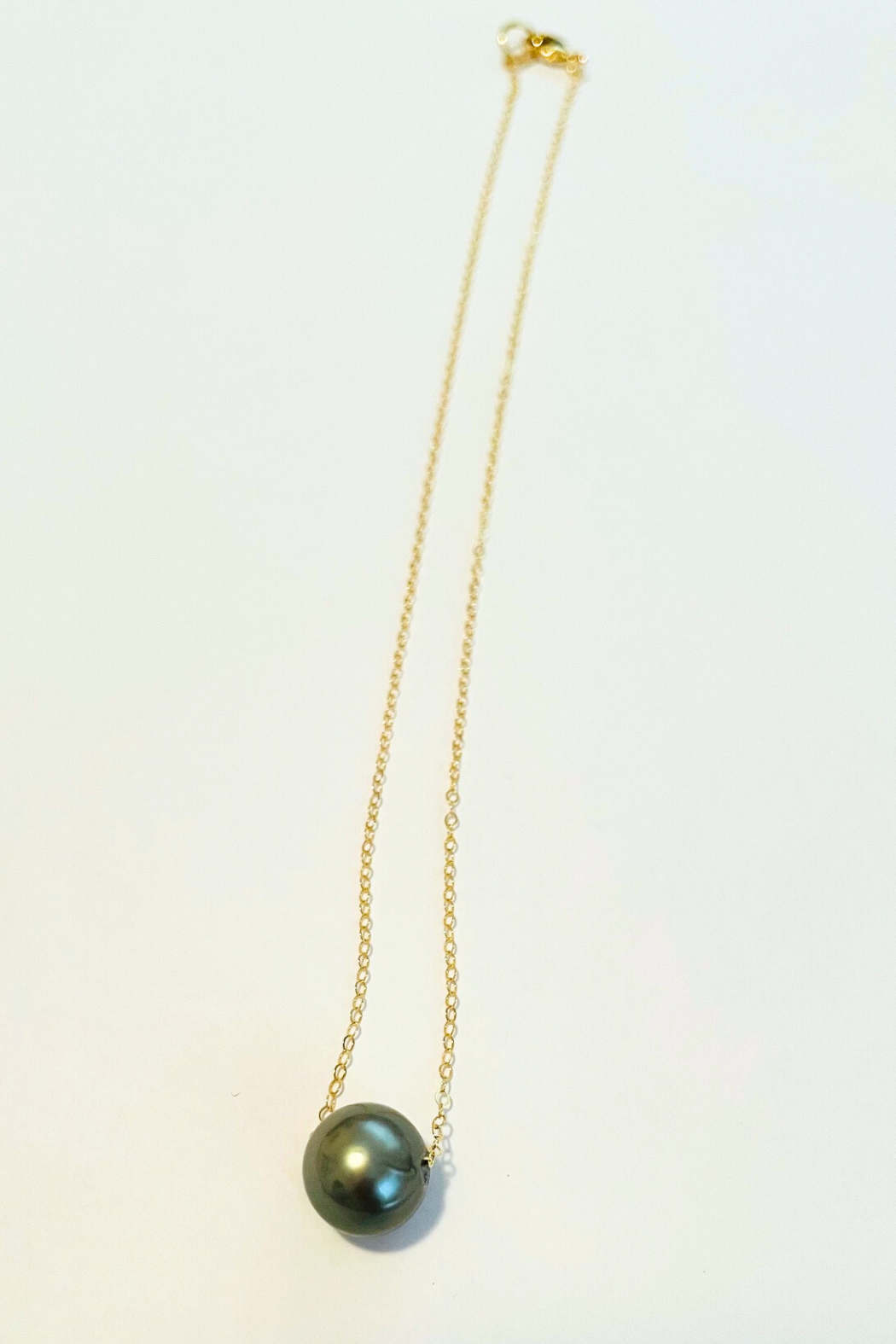 Tahitian Medium Pearl Floating Necklace