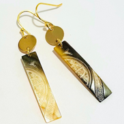Kekoa Small Gold Disc Carved Shell Earring