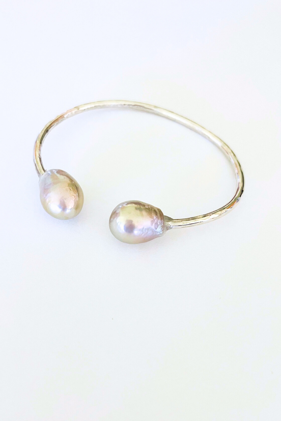 Pohina Pearl Silver Cuff