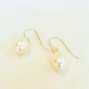 Mini Pearl Dangle