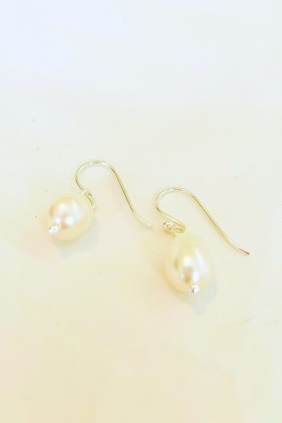 Mini Pearl Dangle